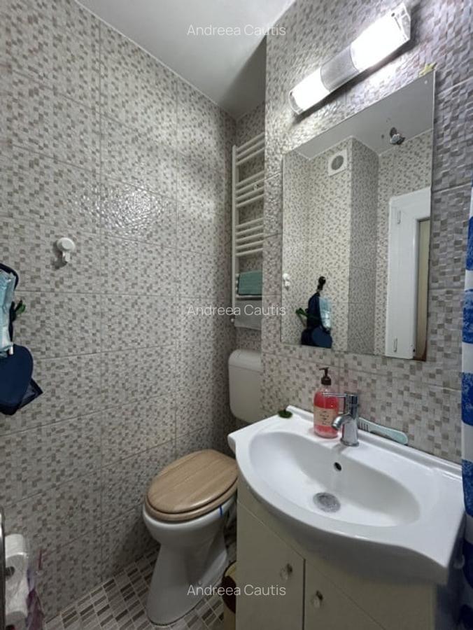 Apartament 3 camere, semidecomandat, etajul 3/4, zona P-ta Doina - 11