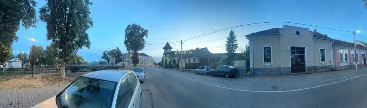 Ansamblu de 5 case situate ultracentral - Proprietate Unica !! - 4