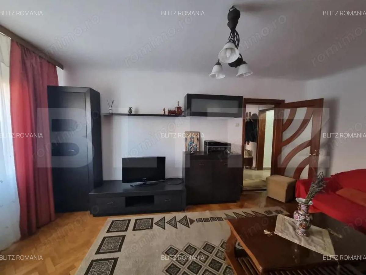 Apartament de 3 camere, 68 mp, zona Rovine - 1