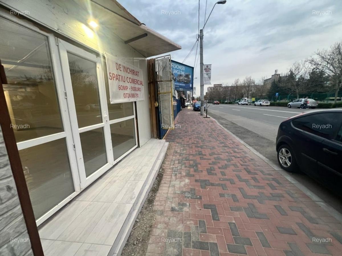 Spatiu Stradal Vitrina 120 mp sau impartit in 2 - 1
