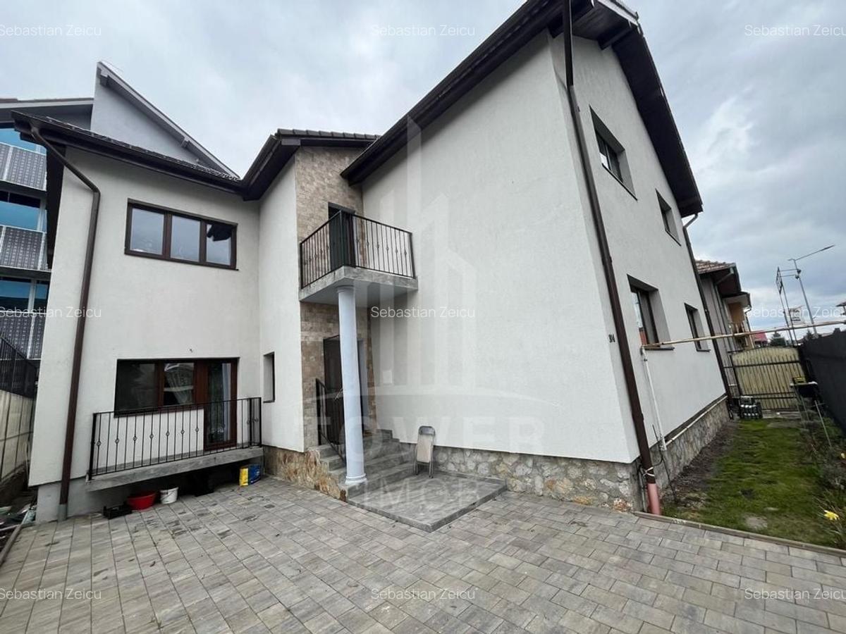 Casă nouă  cu 8 camere, 5 băi și curte - 220 mp utili - 480.000EUR - 1
