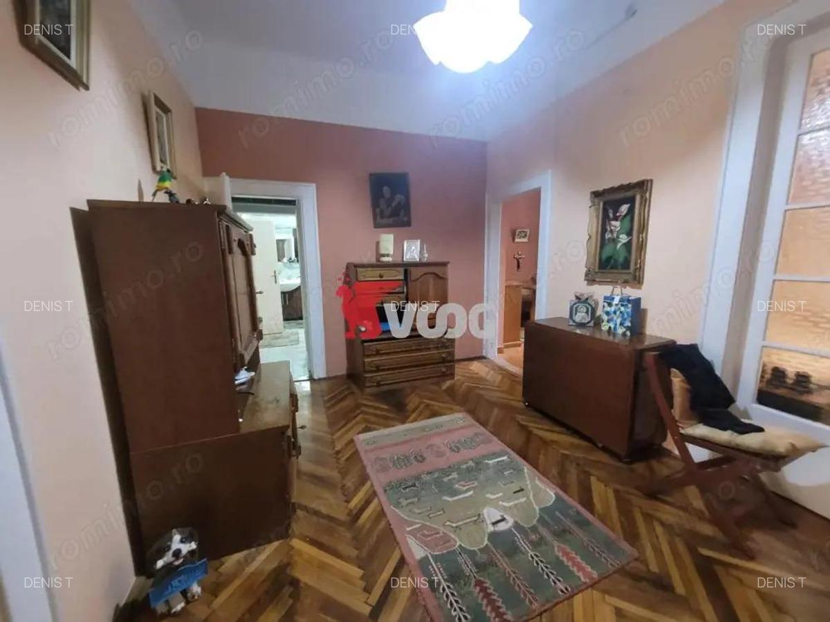 Apartament de vanzare 3 camere, Zona centrala - 5
