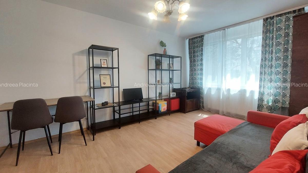 3 camere Giulesti - Etaj 2 | Bloc anvelopat | Locatie practica | Comision 0% - 1