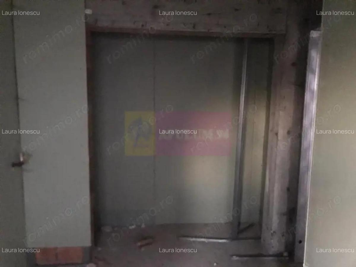 Vila la rosu Zarnesti- Mitropolit Metianu cu vedere superba spre munte - 13