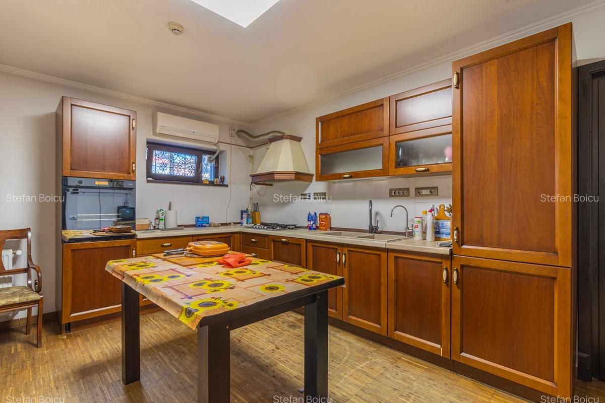 Vila cu piscina si garaj - 6 dormitoare - Pantelimon - 42