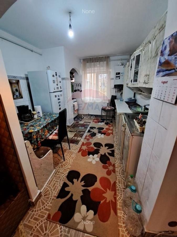 3 camere de inchiriat, zona Consul - 5