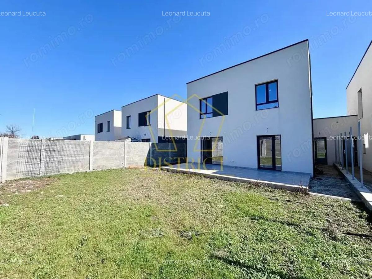 Duplex modern cu 5 camere, despartit prin camera tehnica I Dumbravita - 1