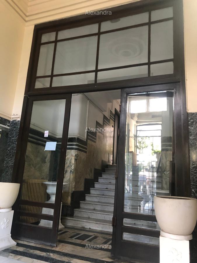 Două Apartamente de Vânzare Împreună în Bloc Interbelic Art Deco I Renovate - 3