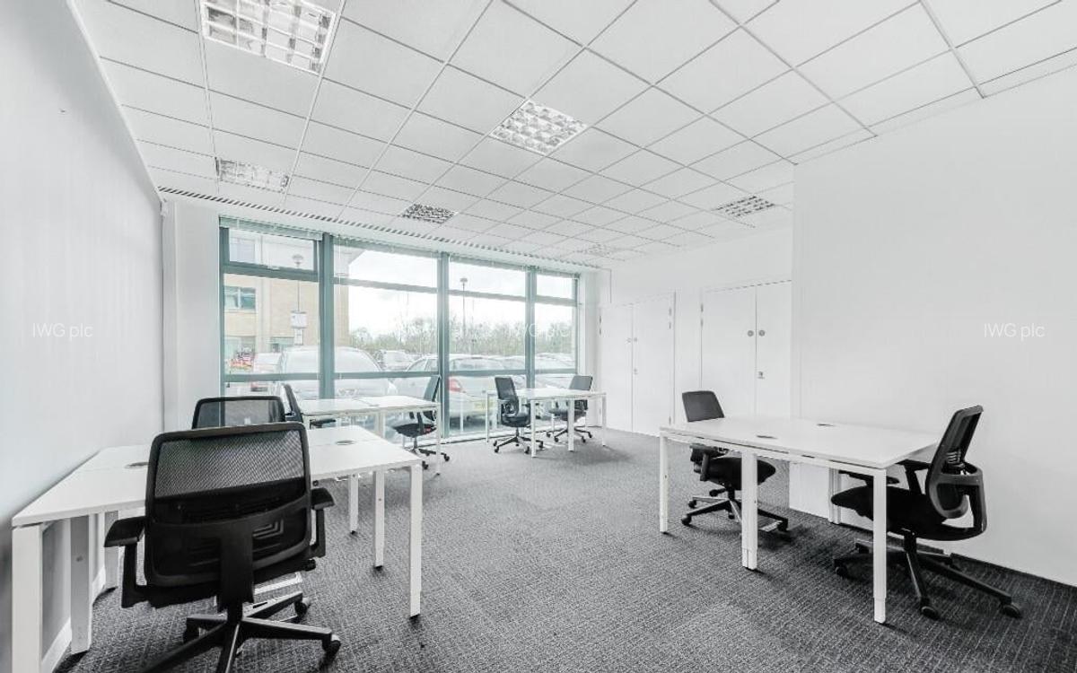 Spa?iu de birou privat pentru 5 persoane in Regus Hermes - 1