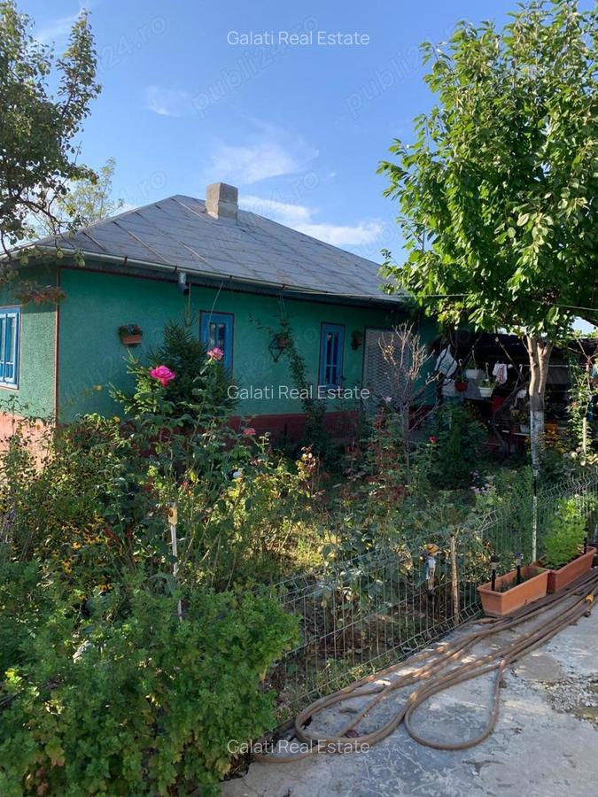 Casa Cuca 2700mp teren intravilan neinundabil 126 mp construiti 28000Euro - 4