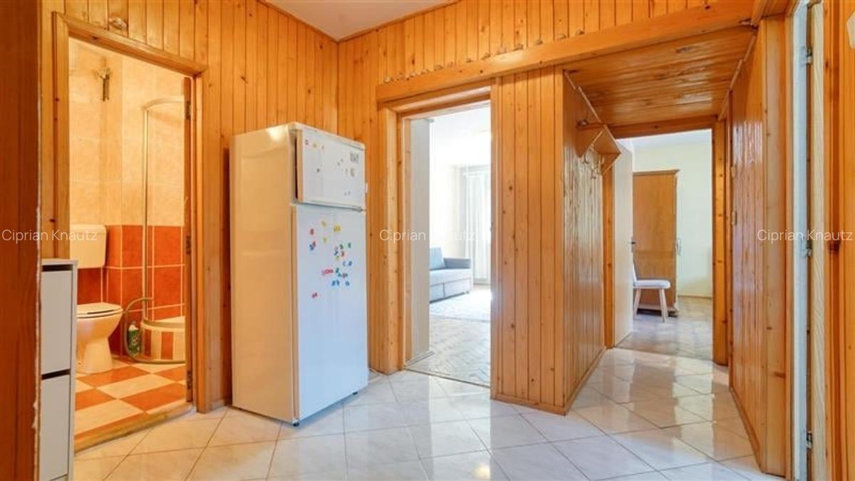 Apartament cu 3 camere decomandat în Eroilor - 14