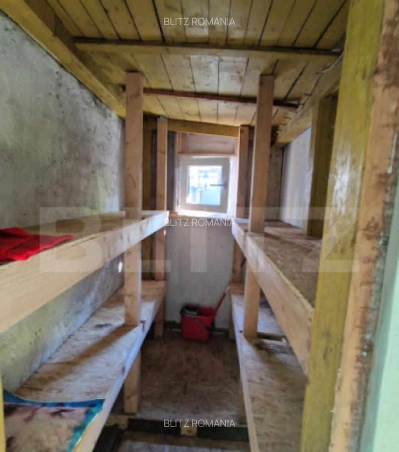 Casa in inima orasului, curte individuala, 3 camere, zona li - 11
