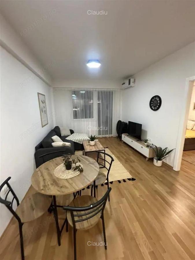 Vanzare apartament de doua camere Crangasi - 1