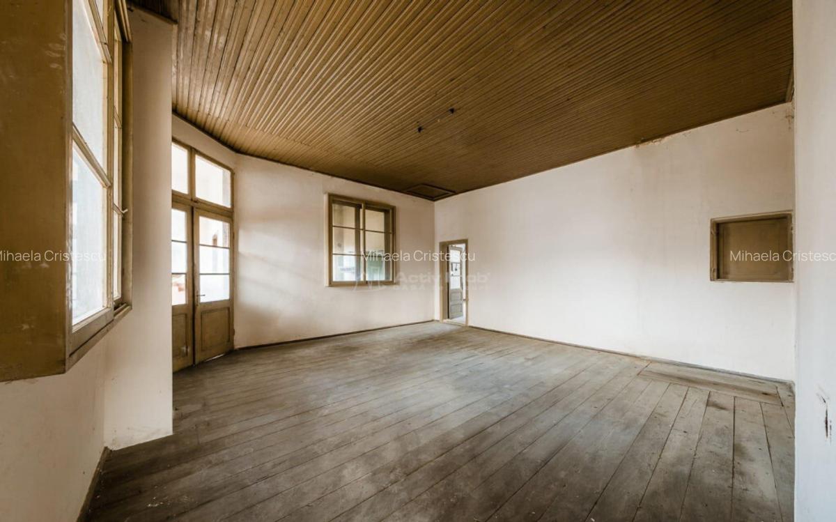 DE VANZARE - CONAC la Breaza, 9 camere, 1.873 mp teren - 12