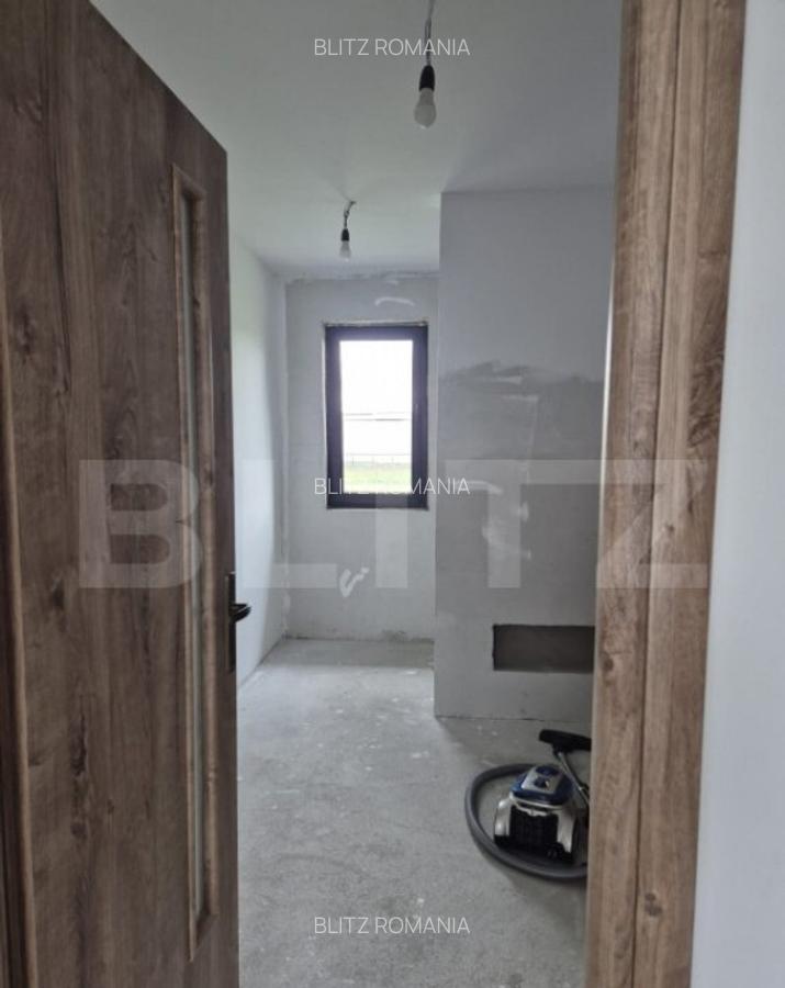 Casa noua cu 4 camere de vanzare in Ernei, 14 ari teren! - 34