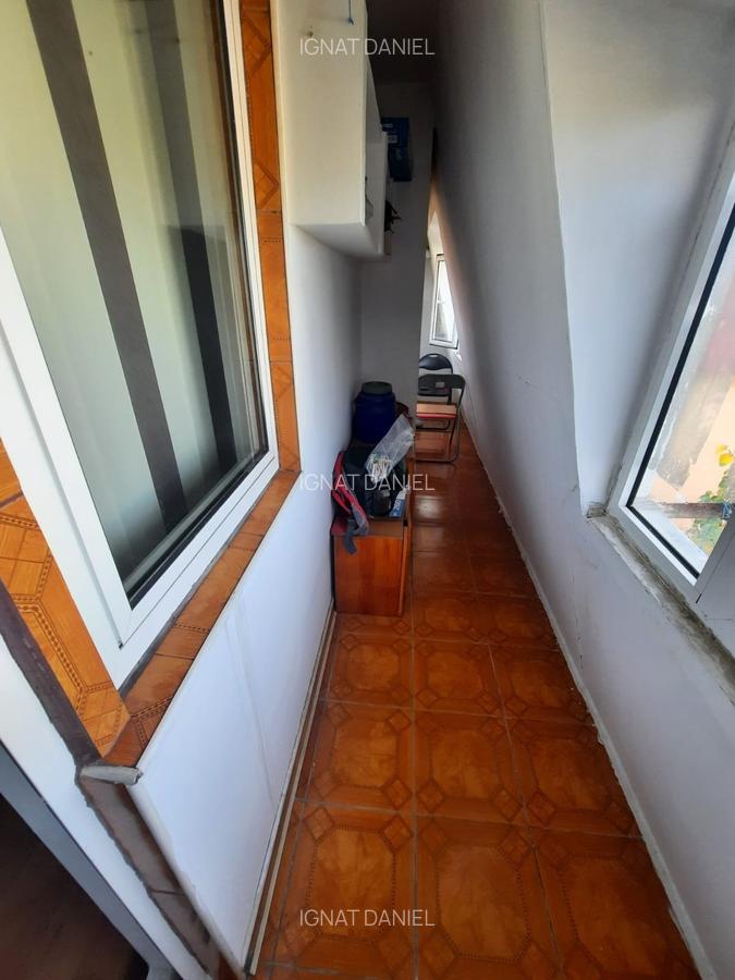 Apartament cu 3 camere decomandat, zona Nicolina - 10