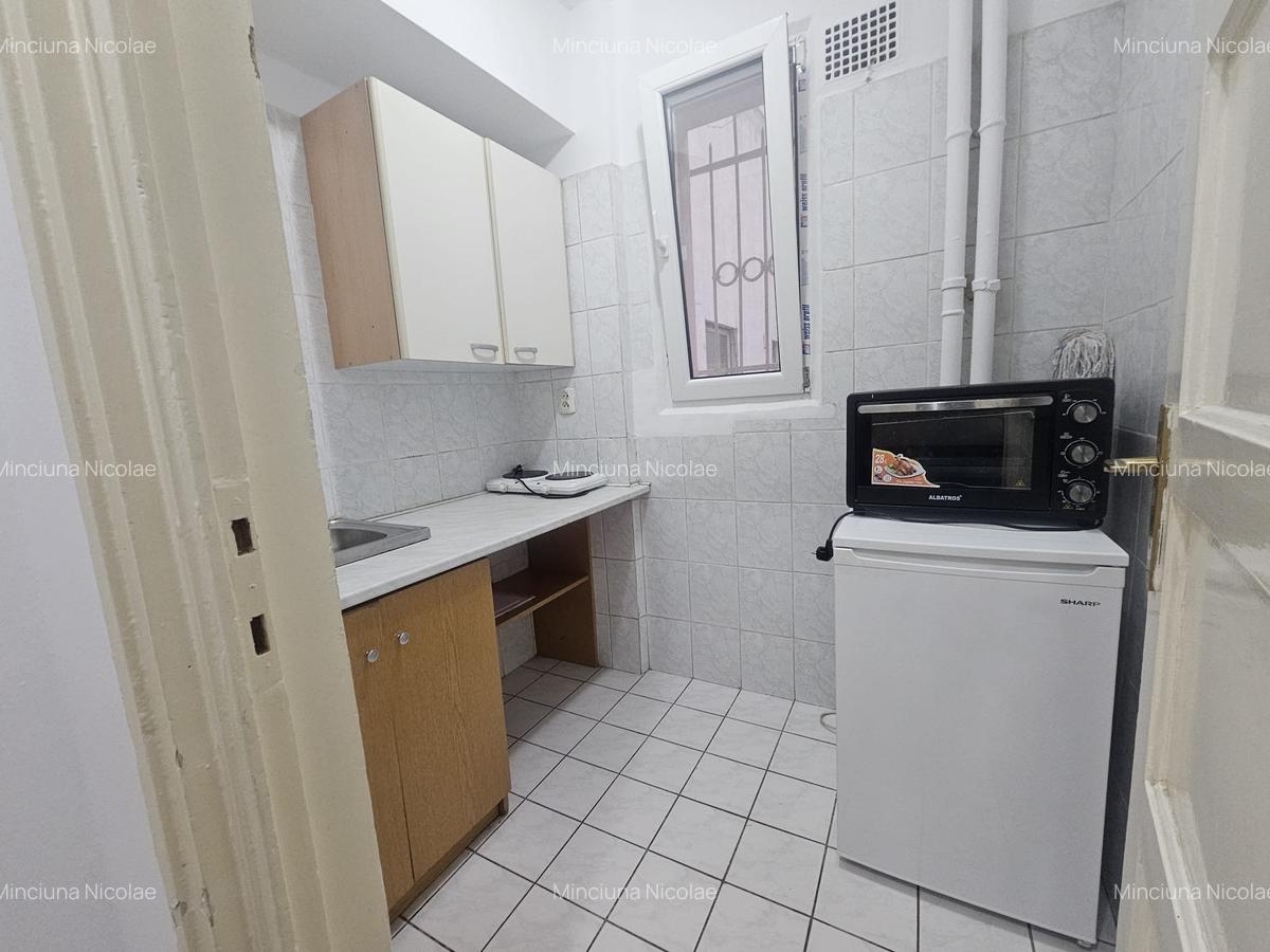 Victoriei  Universitate blocul Romarta garsoniera et 2/8 - 6