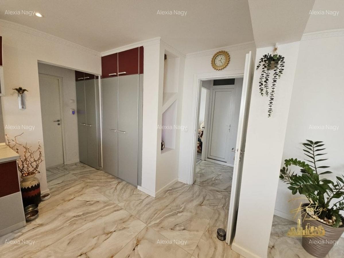 Apartament cu 3 camere decomandat în Rogerius - 23