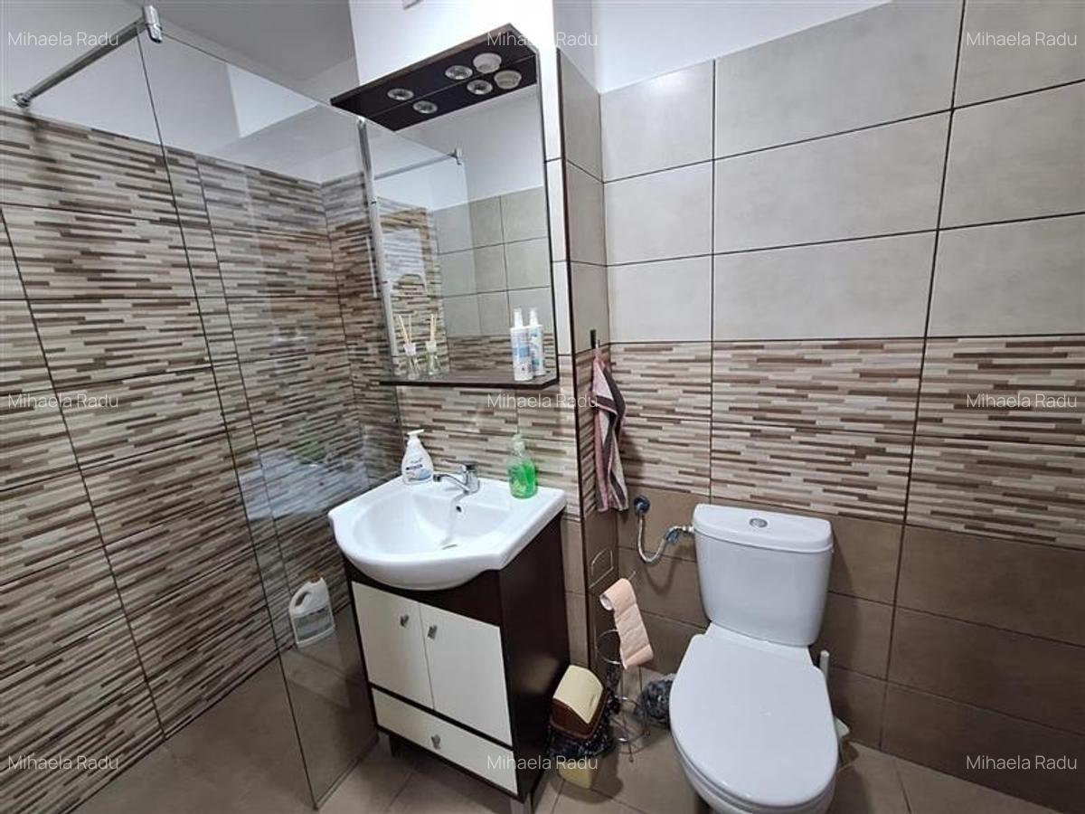 Apartament 4  camere decomandate zona Kaufland-Milcov - 5