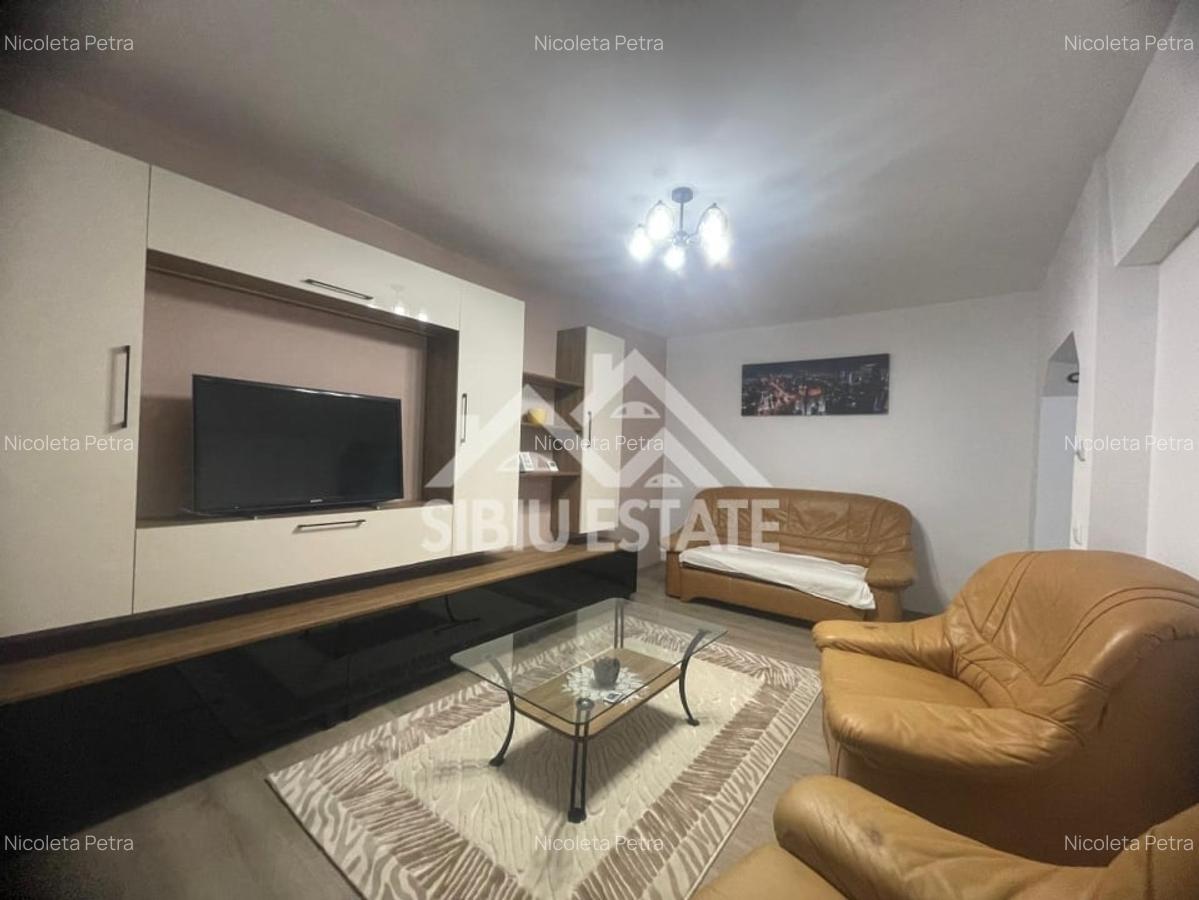 Apartament de vanzare cu 2 camere decomandat, etaj 2, pivnita- Cartierul Strand - 1