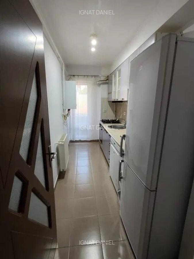Apartament cu 2 camere, decomandat, etajul 1/6, zona Cug - 3