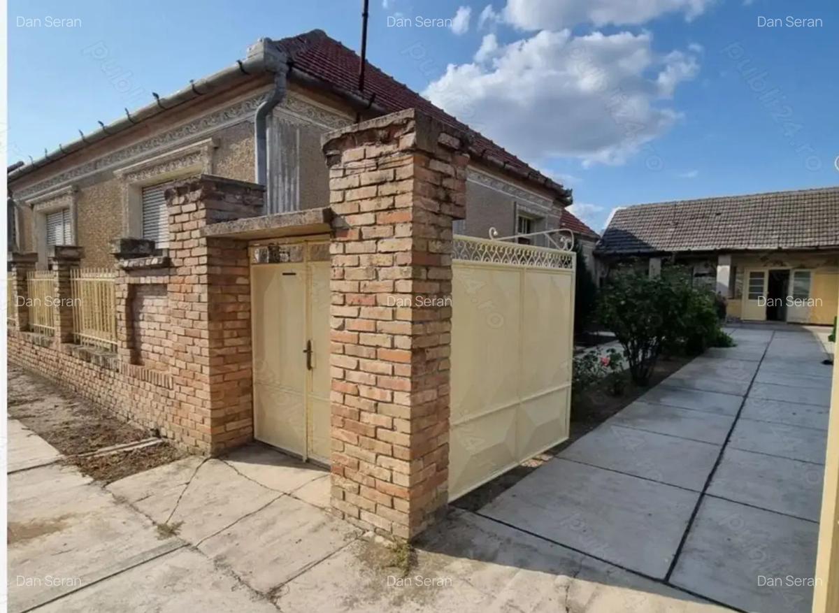 Casa cu 4 camere ?i teren 3217 mp.in Simand - Arad - 6