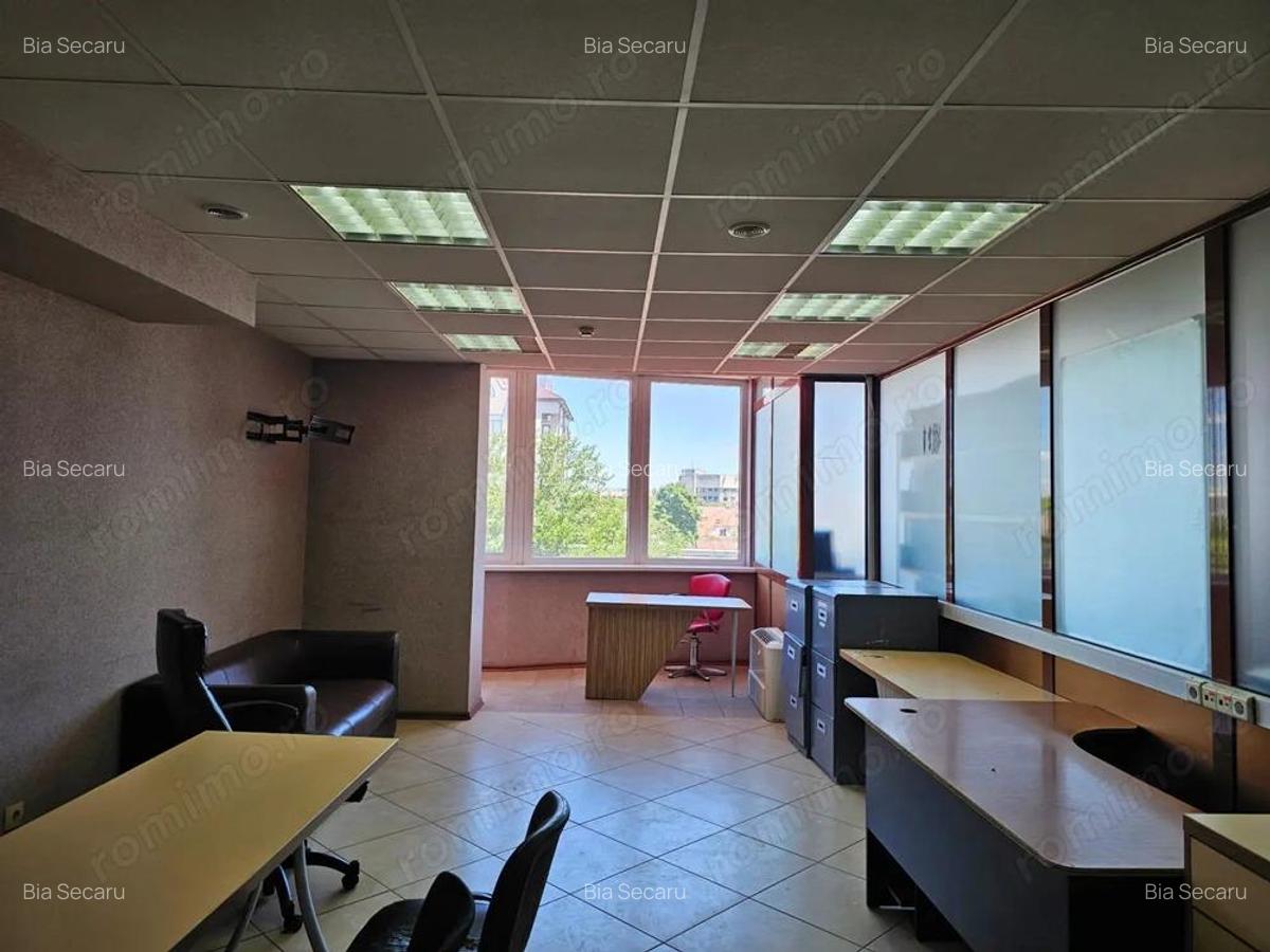 Se ofera spre inchiriere birou spatiu comercial in zona vitan de 44 mp, etaj 5. - 2