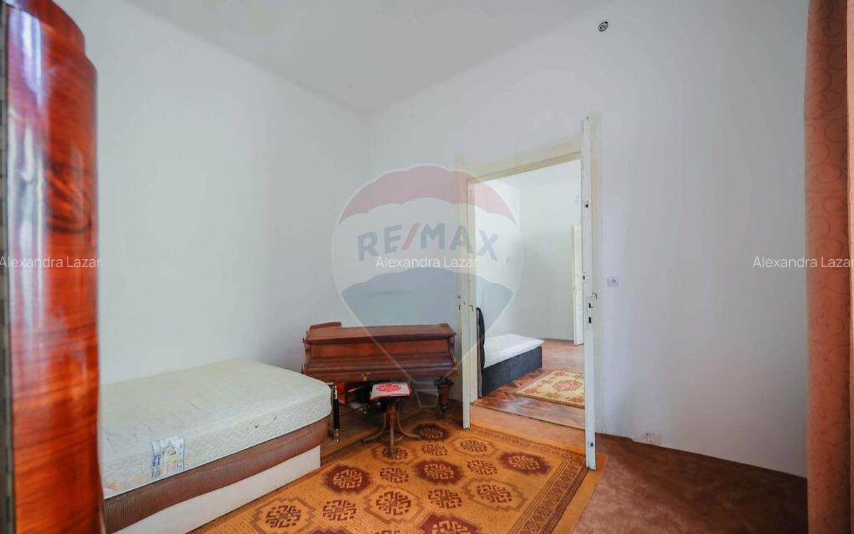 Casa de Vanzare cu 4 camere, Ultracentral - Cuza Voda - 5