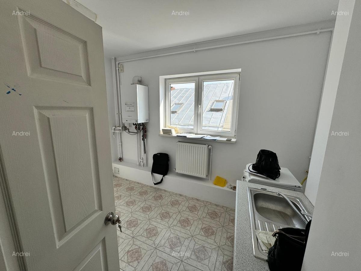 Apartament duplex  8 camere , cu garaj si boxa - 15