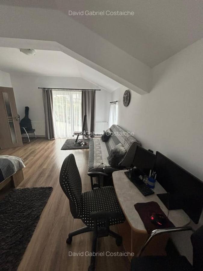 Casa cu 5 Camere in Dezmir - 5