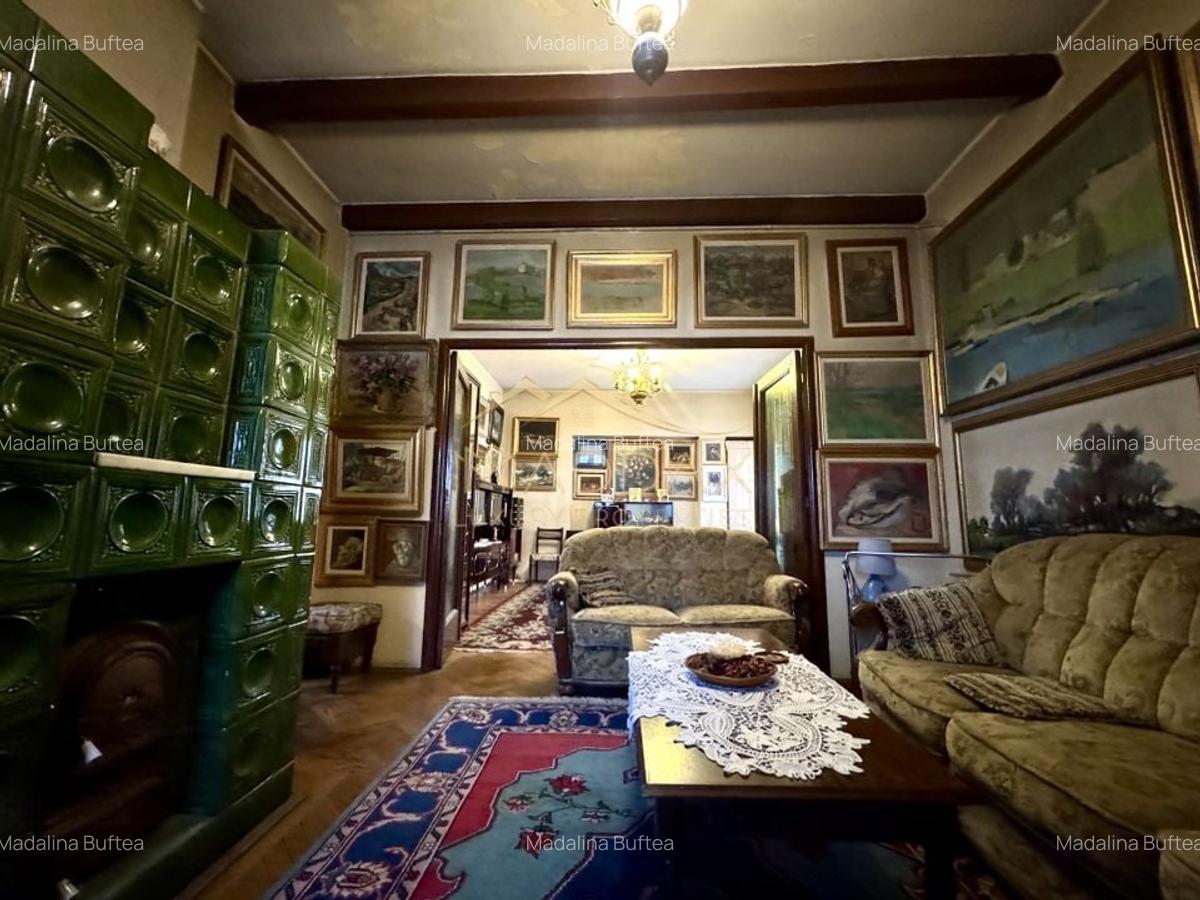 Vila cu 6 camere *310mp*  + Garaj // Primăverii - 12