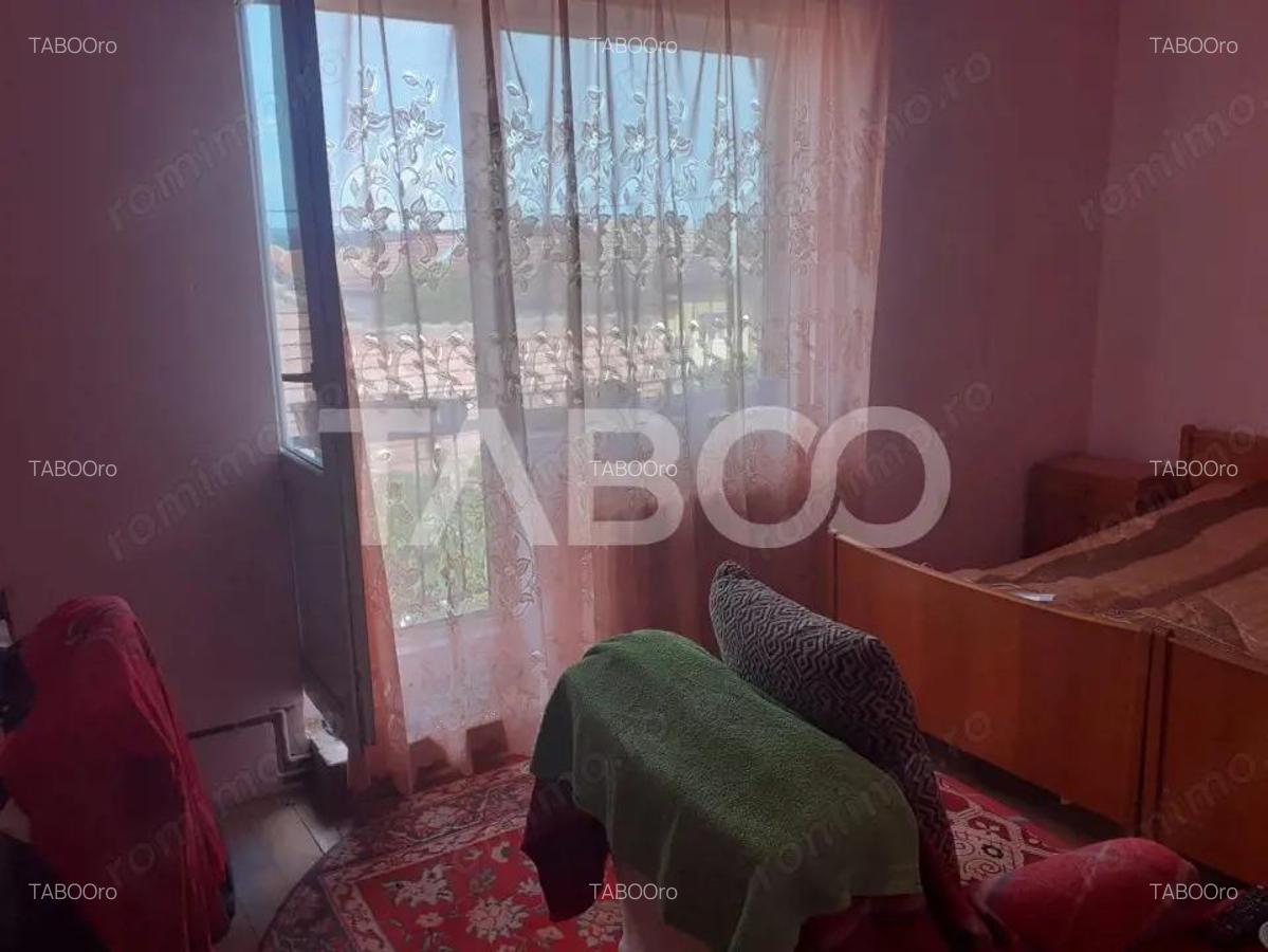 Casa 6 camere 3 bai curte si gradina 400 mp panouri fotovoltaice - 10