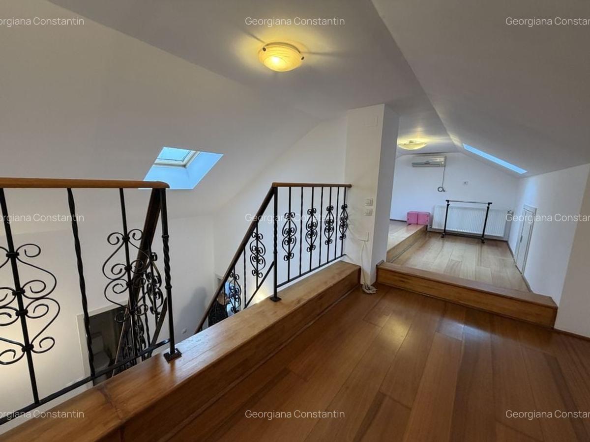 Vila semimobilata  cu 3 dormitoare, piscina exterioara, complex - 17