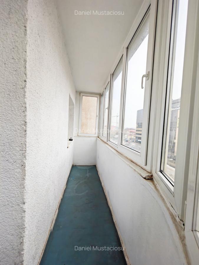 Piata Victoriei | vis a vis de metr.| Spatioasa in bl.anvelopat,vedere in piata - 8