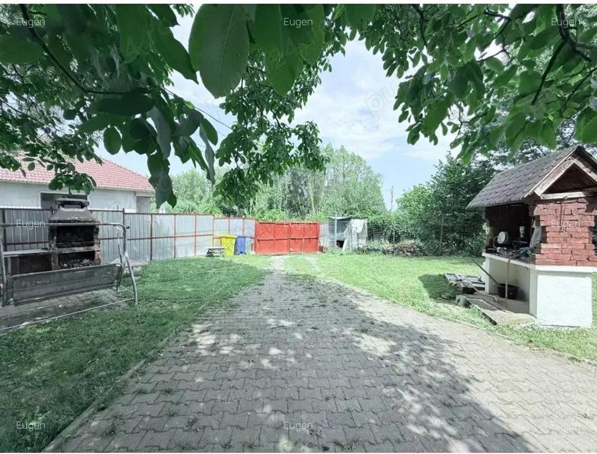 Casa de vanzare-Lini?te, natura ?i farmec tradi?ional in Tocile - 2 Casa de vanzare-Lini?te, natura ?i farmec tradi?ional in Tocile - 2