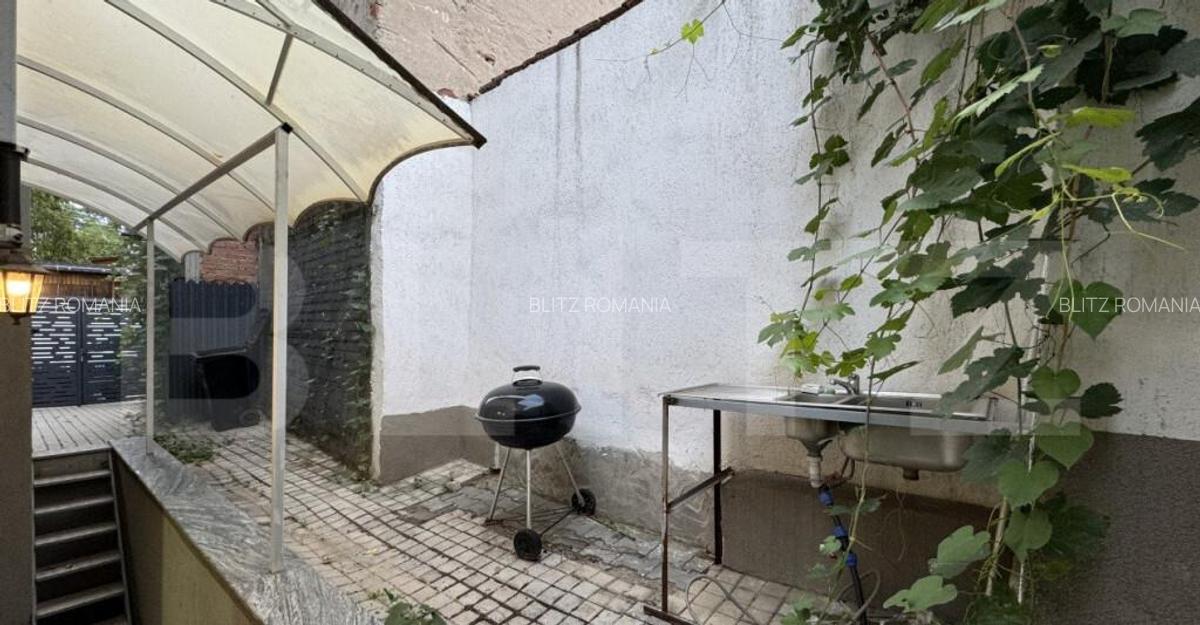 Apartament de 4 camere pe 2 niveluri, curte, 2 locuri de par - 15