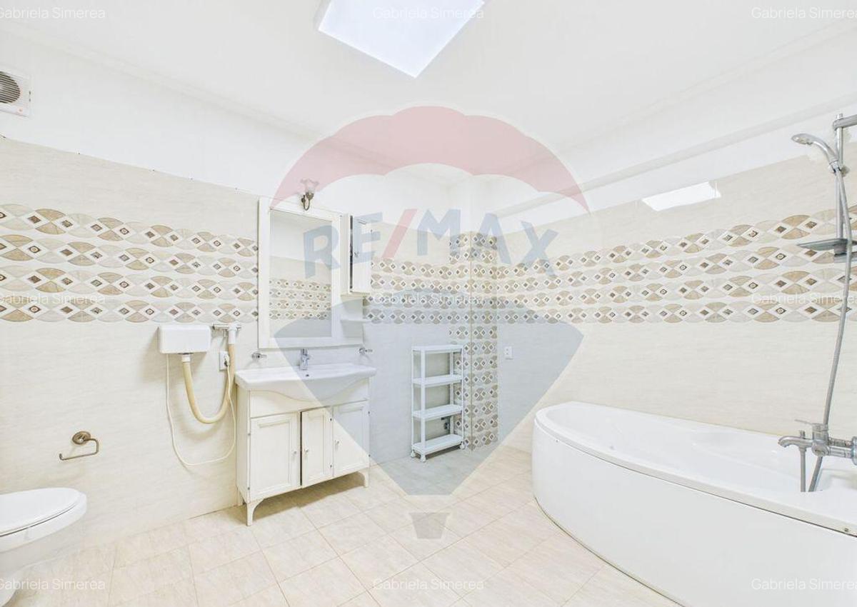 Apartament spatios 4 camere | 122 mp | Damaroaia - 12