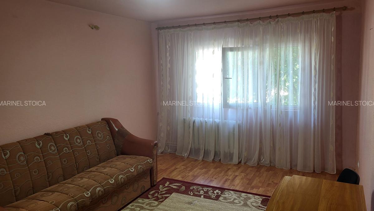 De inchiriat apartament 2 camere, situat etaj 1 in bloc mic, zona Hotel Vrancea. - 2