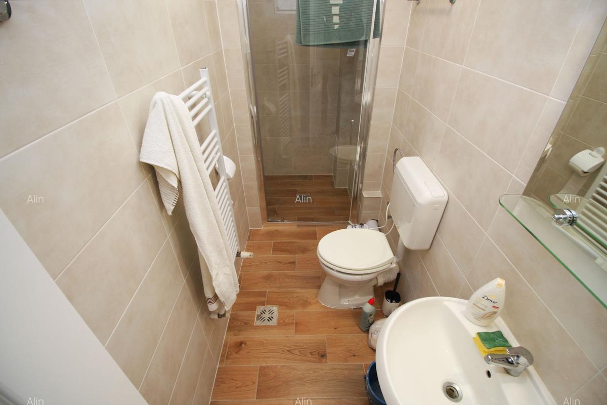 Casă cu 7 camere în Platoul Izvor - 11
