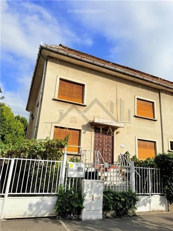 Casa individuala 9 camere, 3 bai, garaj, teren 350 mp - Zona Cetatii/ Hotel MERC - 2 Casa individuala 9 camere, 3 bai, garaj, teren 350 mp - Zona Cetatii/ Hotel MERC - 2