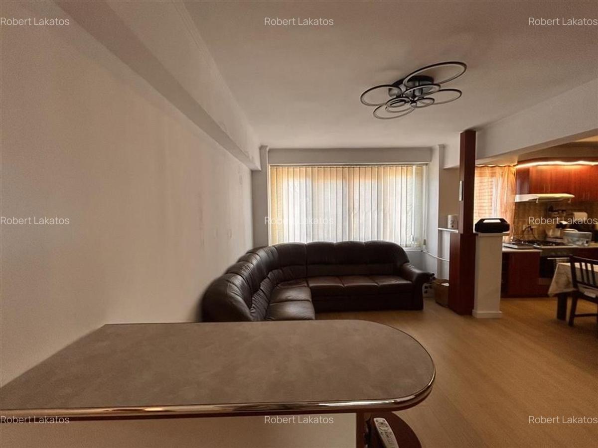 Apartament cu 3 camere decomandat în Rogerius - 19