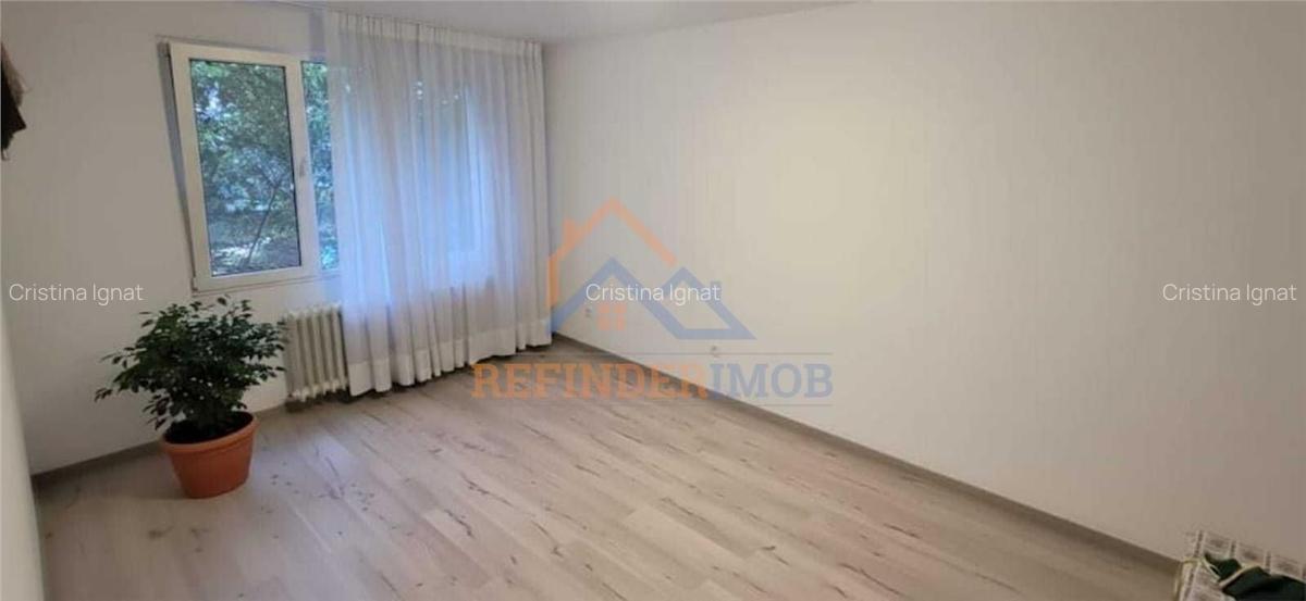 Apartament de vanzare cu 2 camere, zona Titan - 2