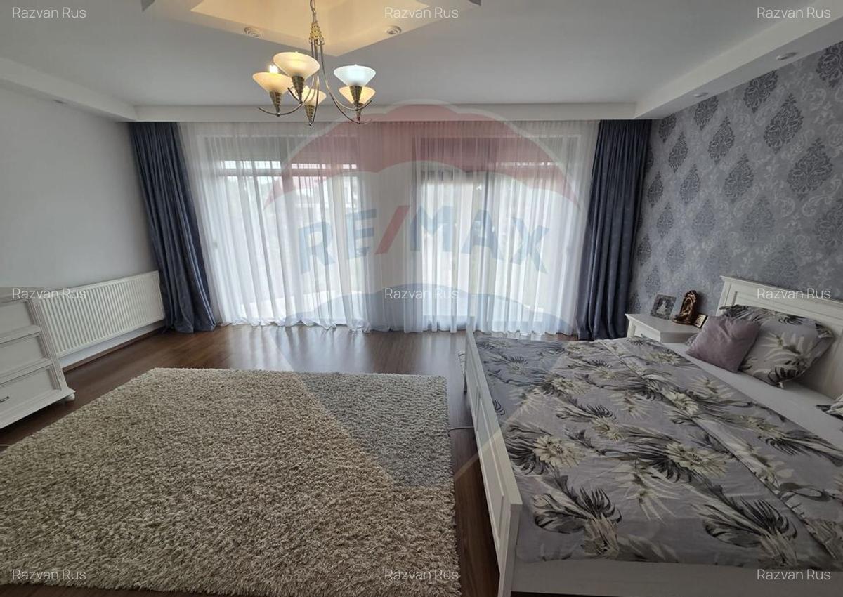 Casa de vis cu 4 dormitoare intr-o zona linistita din Sa... - 5