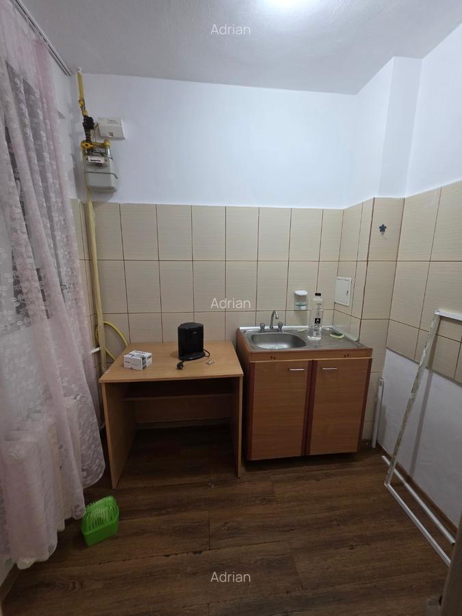 Jean Steriadi, 10 minute metrou 1 Decembrie 1918, stradal, scoala 82, - 2