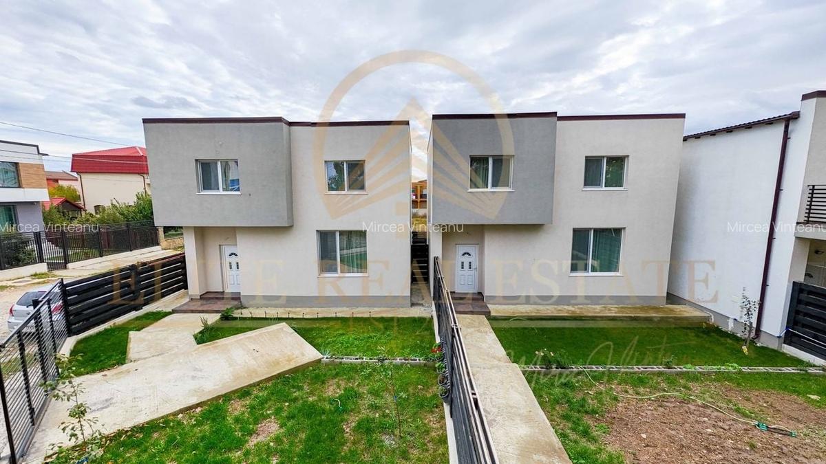 Casă de vânzare în Mamaia Nord – ideală pentru locuit sau investiție - 1