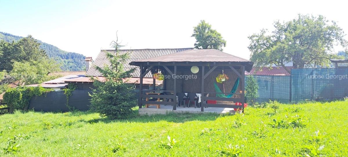 Pensiune - Moeciu de Jos - sat Simon - D+P+ 2 etaje+ M - 18