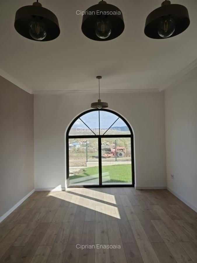 🏡 Casă de vânzare Ciurea – priveliște superbă, construcție solidă - 13