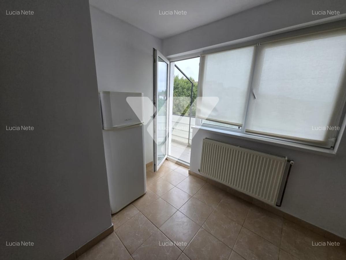 Apartament tip mansarda 3 camere de vanzare Zona Strand - 9