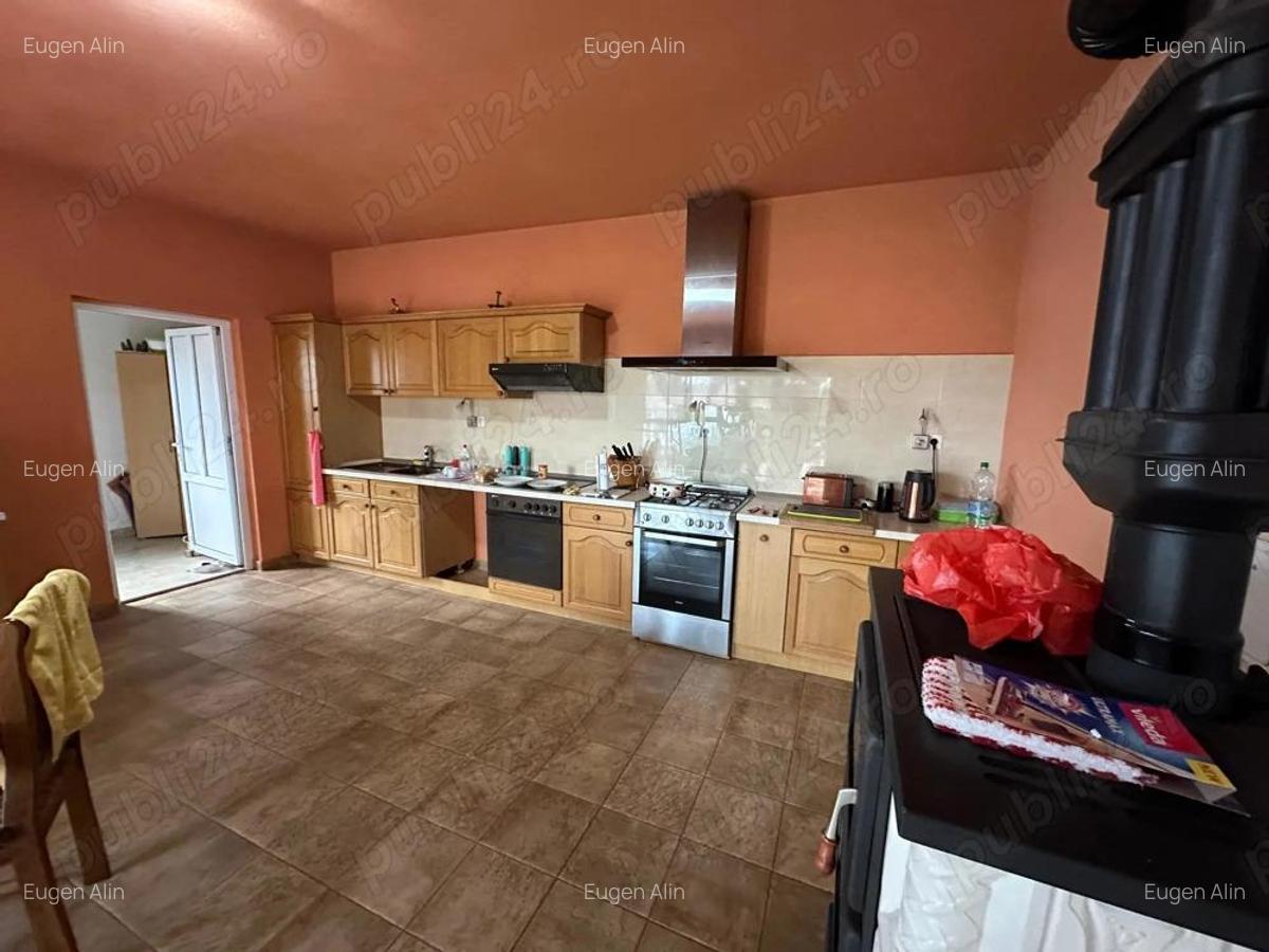 CASA LA TIPARI pentru 2 familii - 2