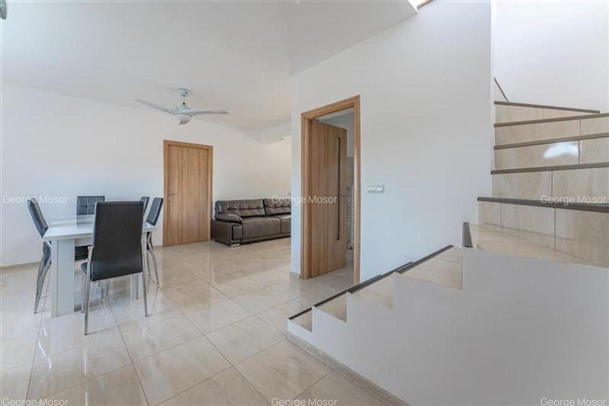 Noua vila cu:terasa,curte si gradina asezonata,garaj2X,cadru armonios, Sanpetru, - 35